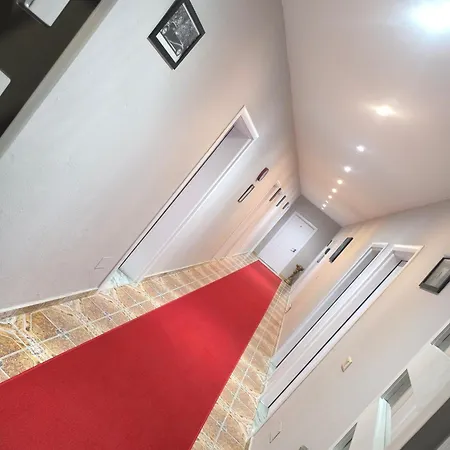 Daniel&roel מלון